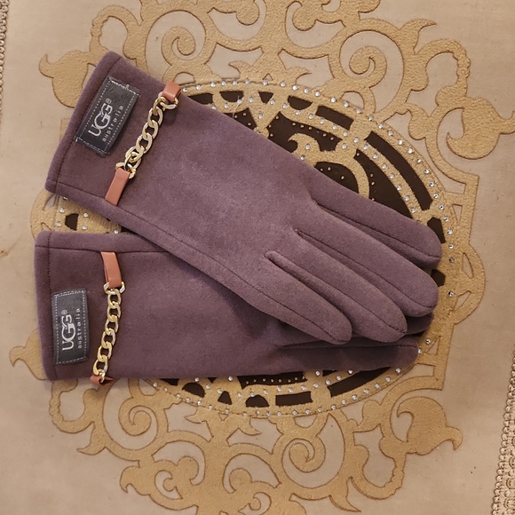 New Ugg gloves - Picture 1 of 2